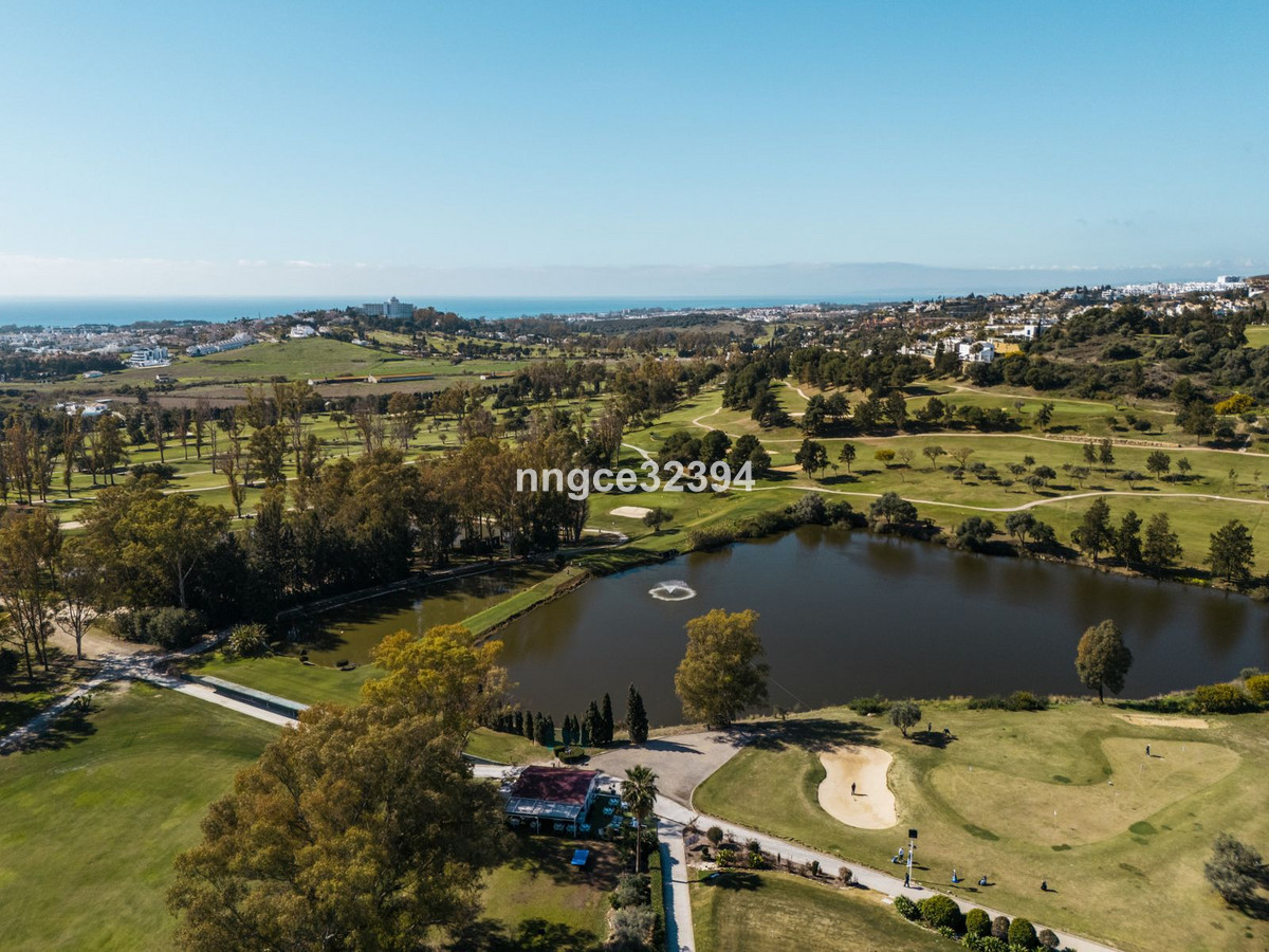 Detached Villa for sale in Benahavís | 5 bedrooms H4929013