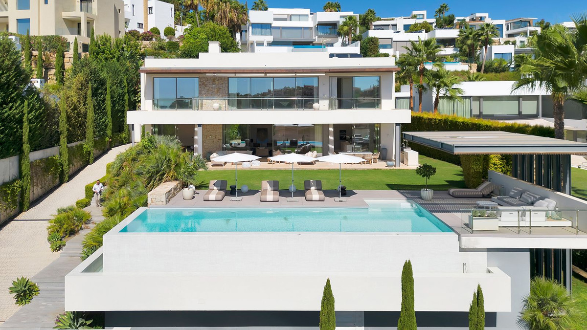 Detached Villa for sale in Benahavís | 5 bedrooms H4989610