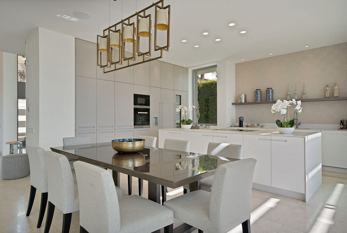 Detached Villa for sale in Benahavís | 5 bedrooms H4989610