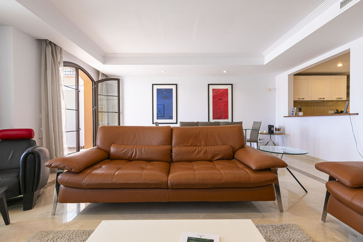 Townhouse for sale in Los Arqueros | 4 bedrooms H5046961