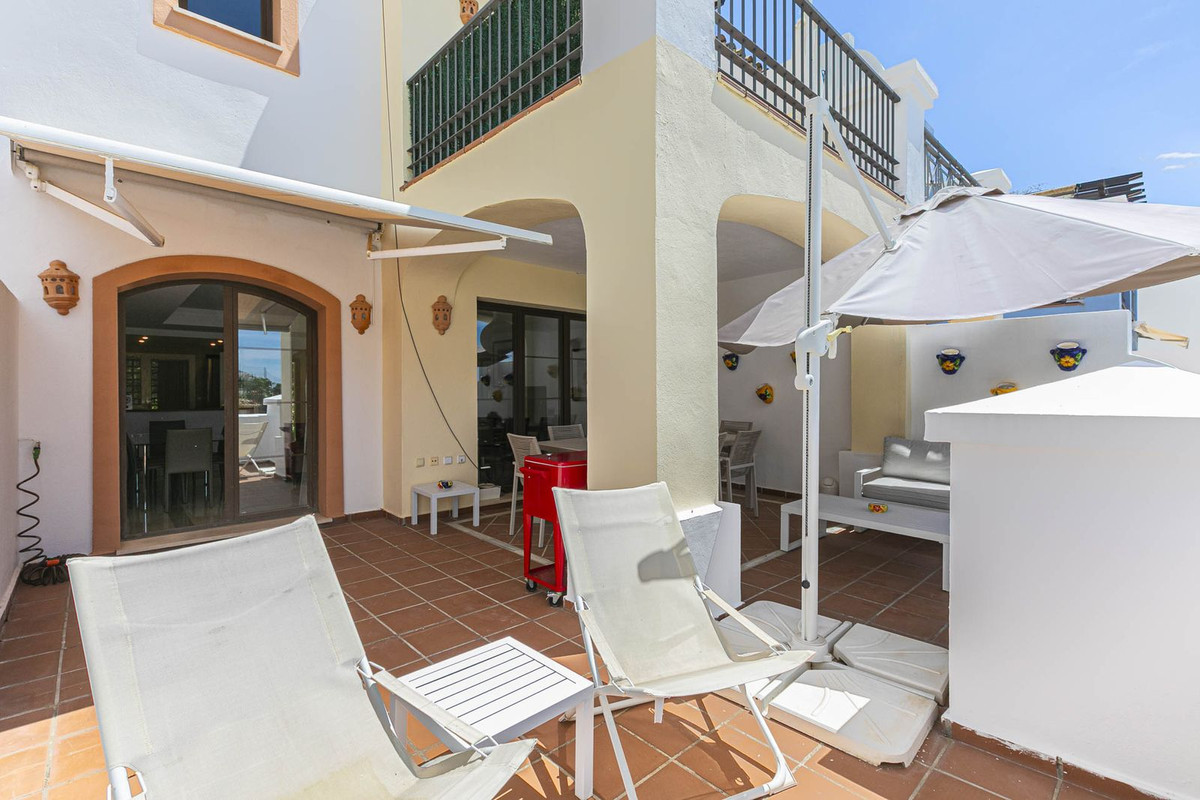 Townhouse for sale in Los Arqueros | 4 bedrooms H5046961