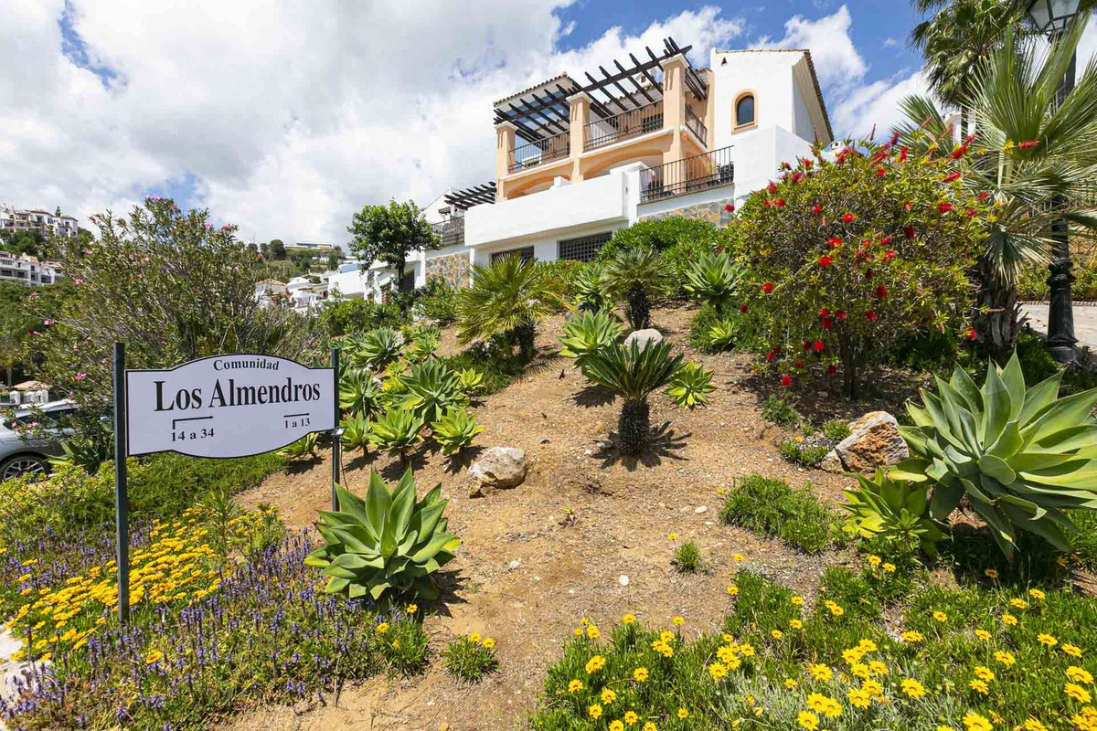 Townhouse for sale in Los Arqueros | 4 bedrooms H5046961