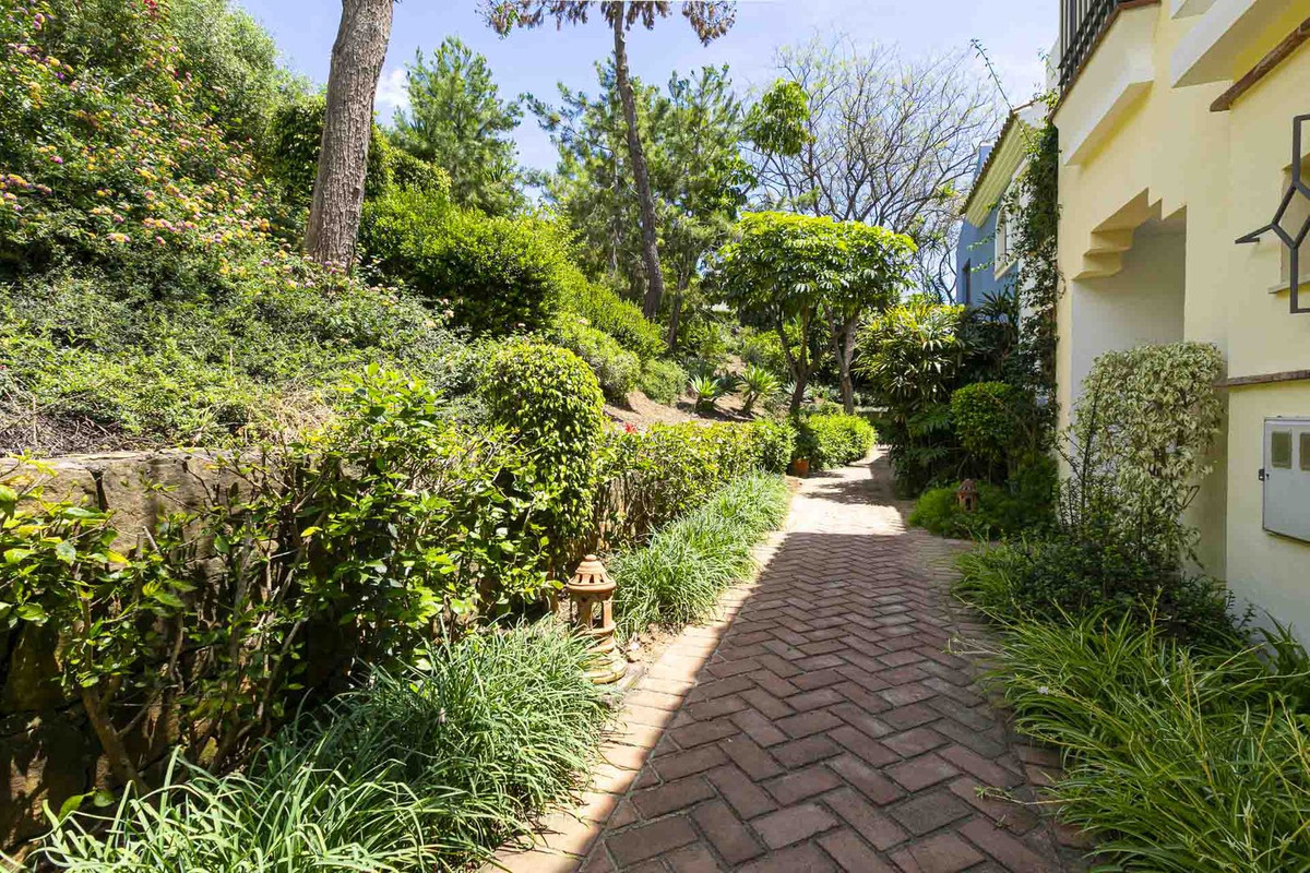 Townhouse for sale in Los Arqueros | 4 bedrooms H5046961