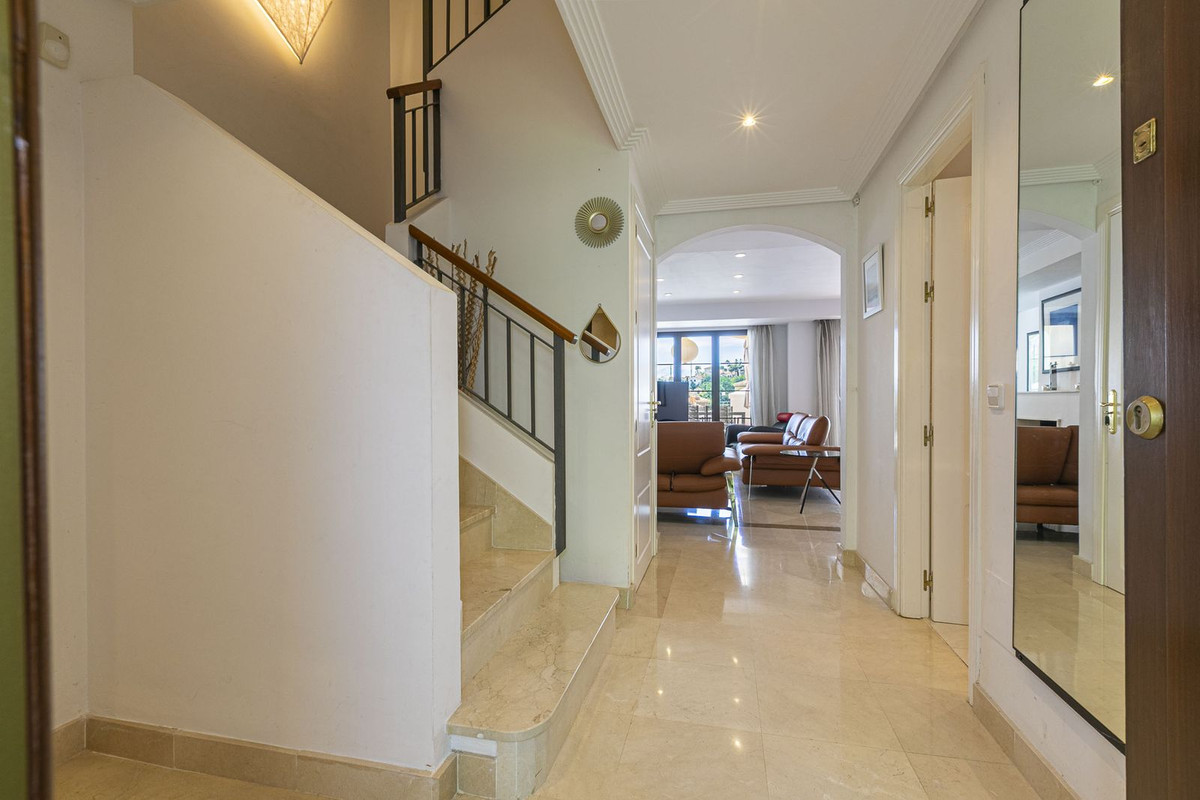 Townhouse for sale in Los Arqueros | 4 bedrooms H5046961