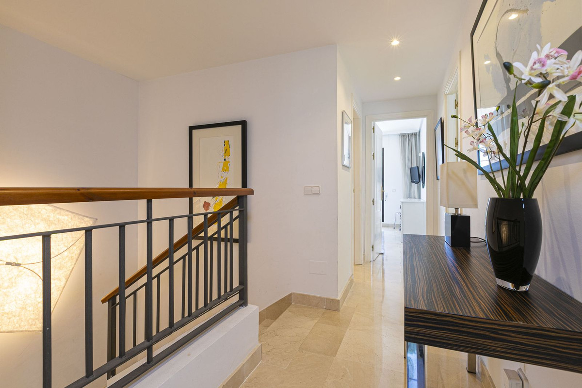Townhouse for sale in Los Arqueros | 4 bedrooms H5046961
