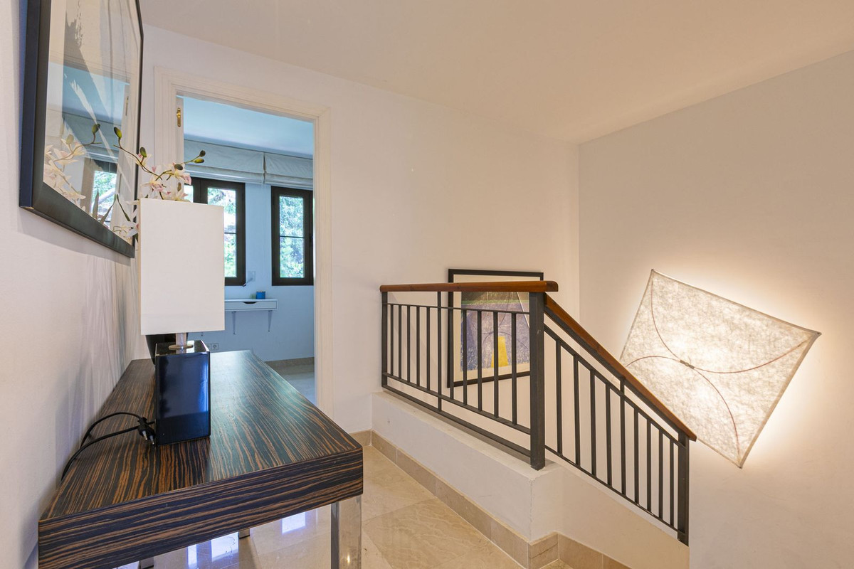 Townhouse for sale in Los Arqueros | 4 bedrooms H5046961