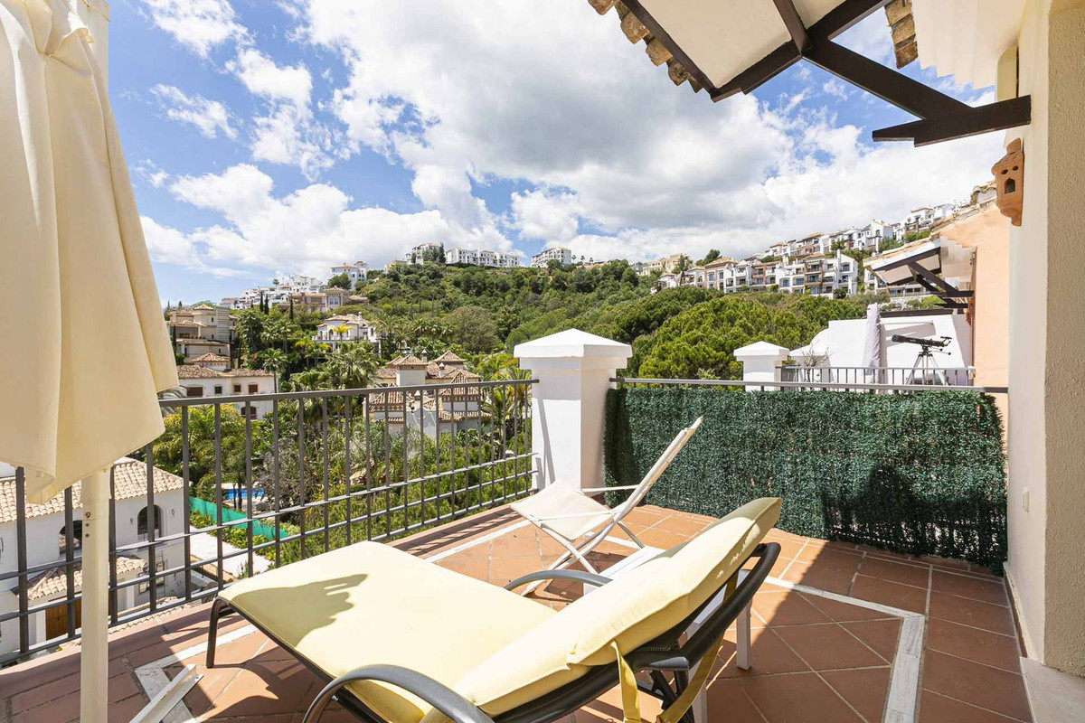 Townhouse for sale in Los Arqueros | 4 bedrooms H5046961