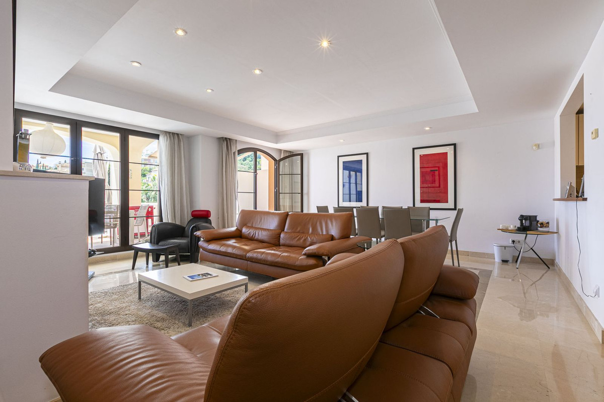 Townhouse for sale in Los Arqueros | 4 bedrooms H5046961