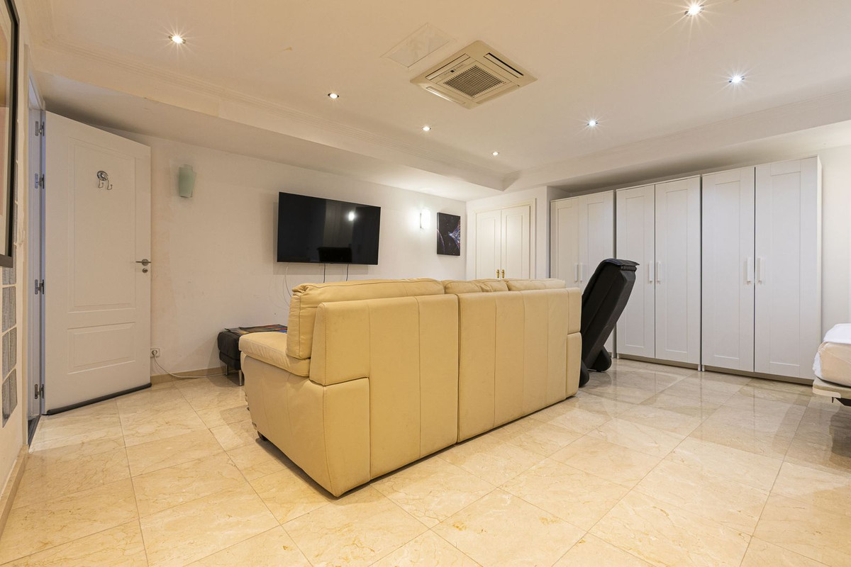 Townhouse for sale in Los Arqueros | 4 bedrooms H5046961