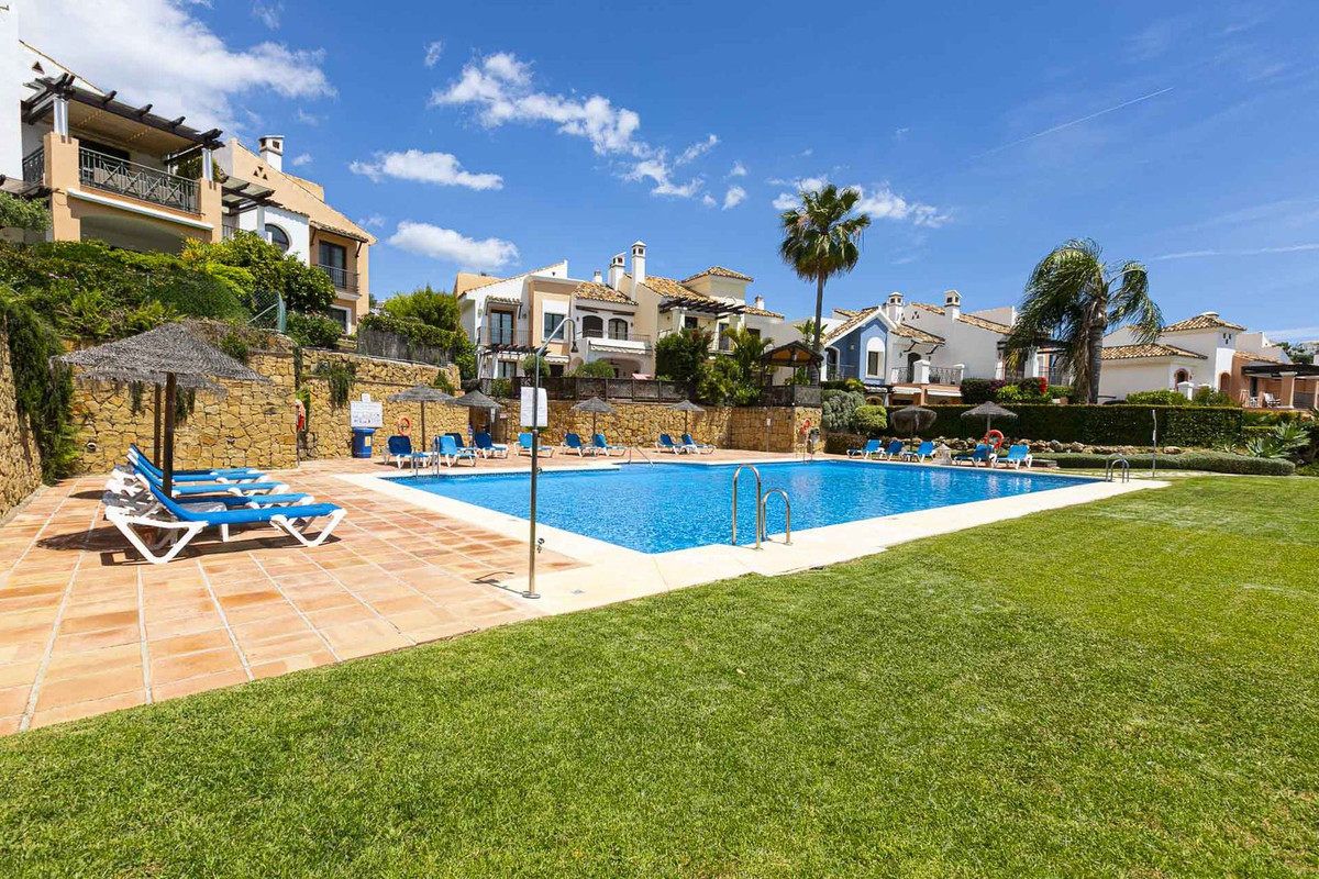 Townhouse for sale in Los Arqueros | 4 bedrooms H5046961