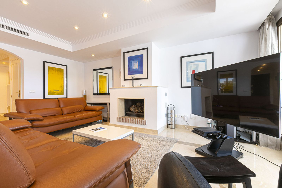 Townhouse for sale in Los Arqueros | 4 bedrooms H5046961