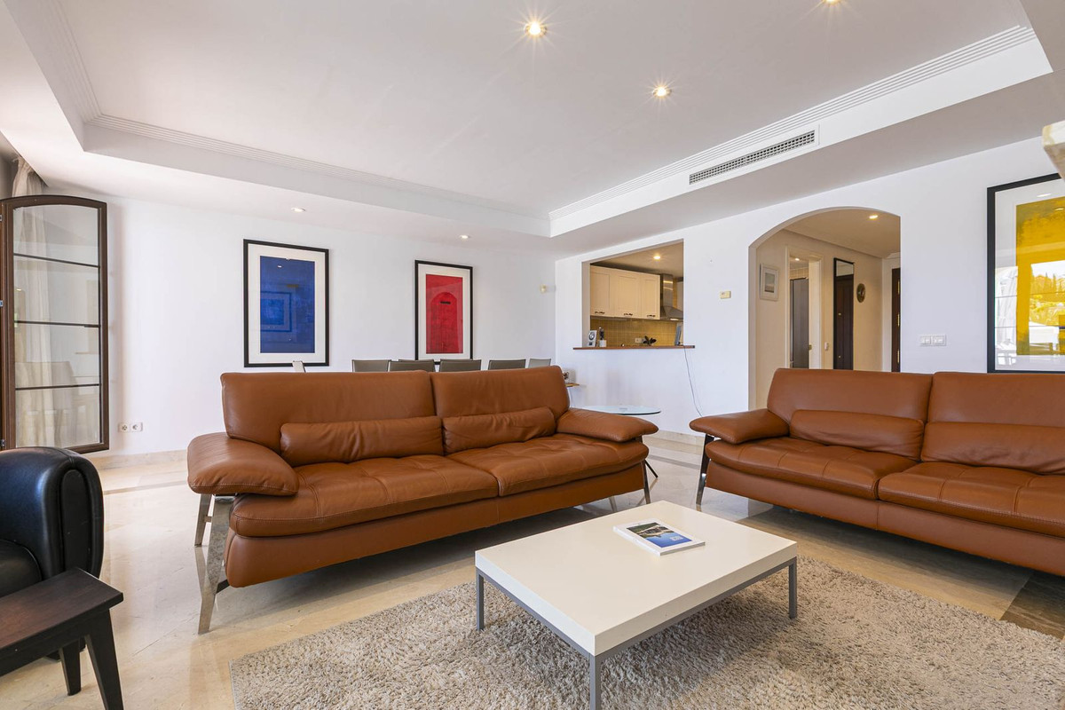 Townhouse for sale in Los Arqueros | 4 bedrooms H5046961