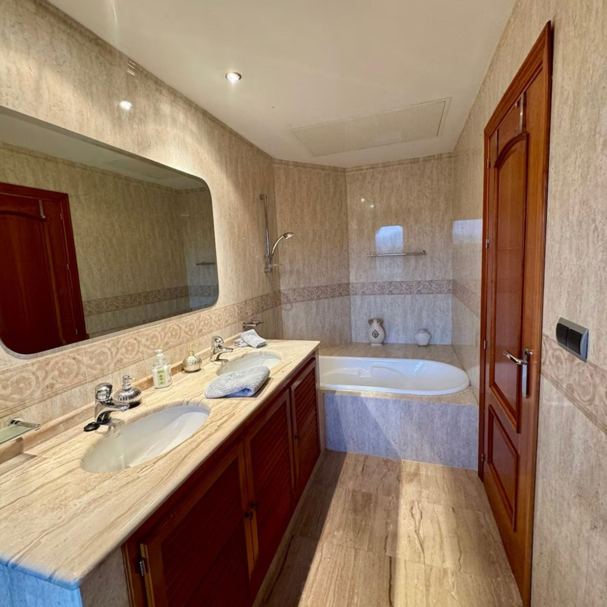 Property main view 14