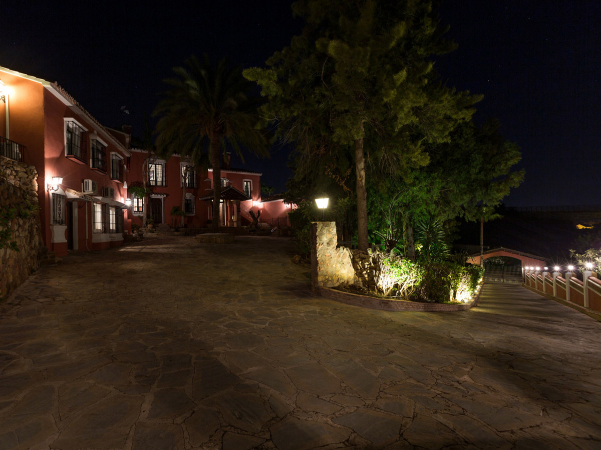 Huis te koop in Benahavís | 14 slaapkamers H5065939