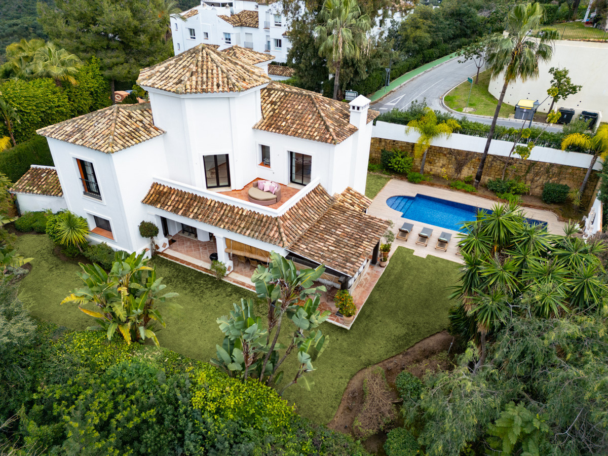 Detached Villa te koop in Benahavís | 4 slaapkamers H5068108