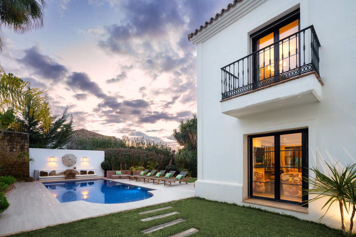 Detached Villa te koop in Benahavís | 4 slaapkamers H5068108