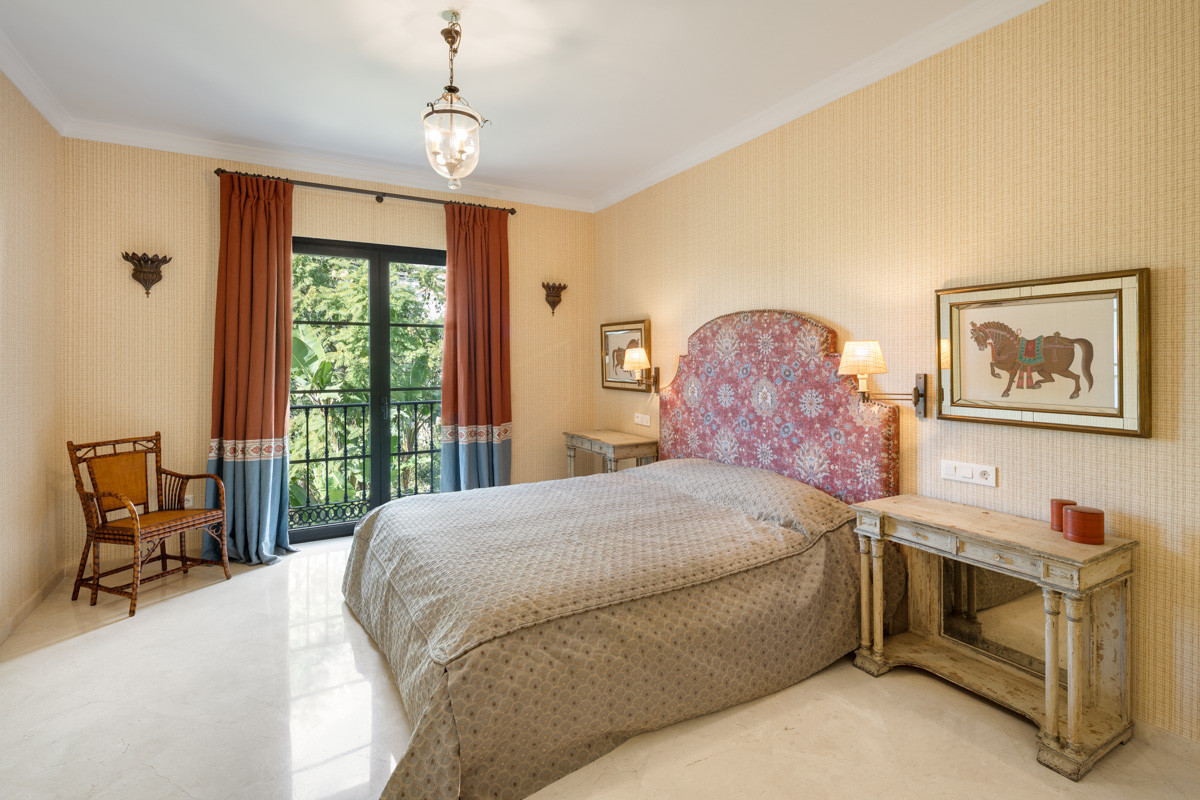 Detached Villa te koop in Benahavís | 4 slaapkamers H5068108
