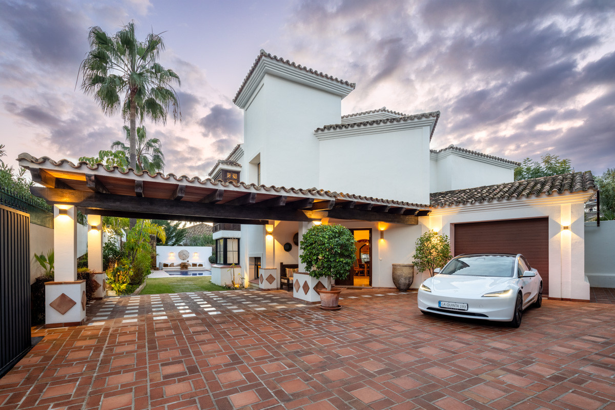 Detached Villa te koop in Benahavís | 4 slaapkamers H5068108