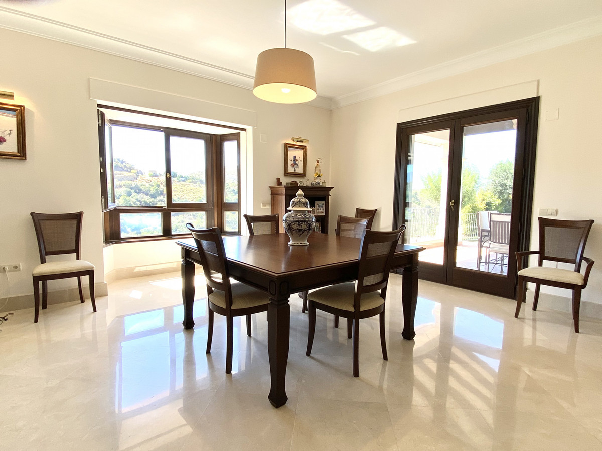 Detached Villa te koop in Benahavís | 5 slaapkamers H5069938