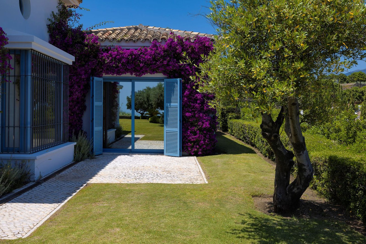 Detached Villa te koop in Benahavís | 4 slaapkamers H5070361