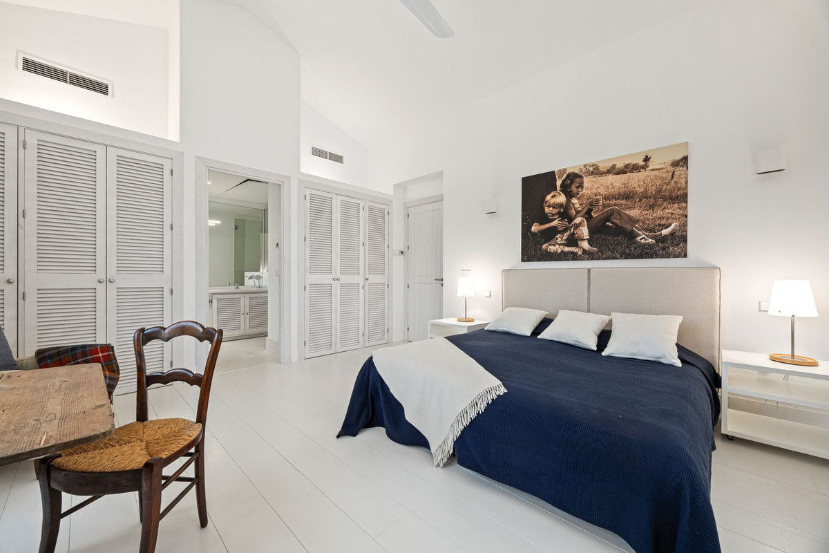 Detached Villa te koop in Benahavís | 4 slaapkamers H5070361
