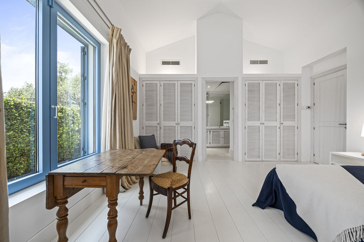 Detached Villa te koop in Benahavís | 4 slaapkamers H5070361