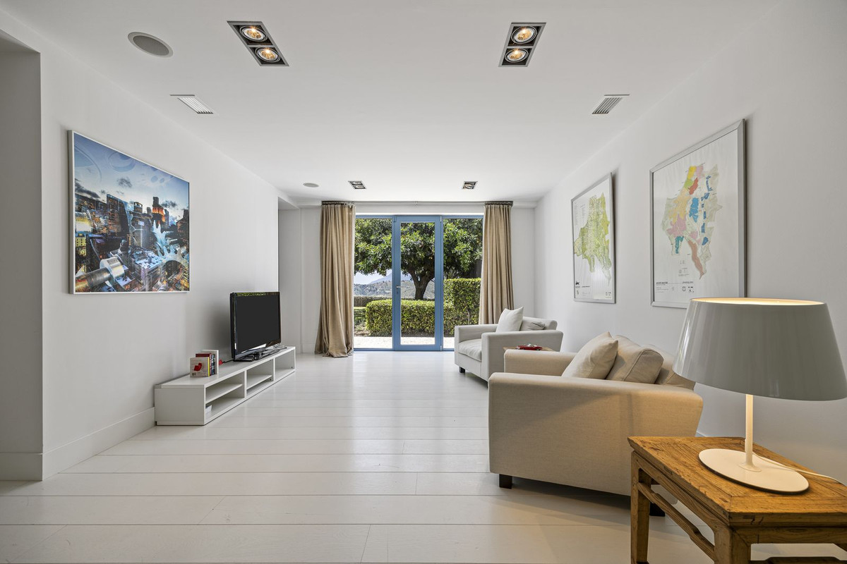 Detached Villa te koop in Benahavís | 4 slaapkamers H5070361