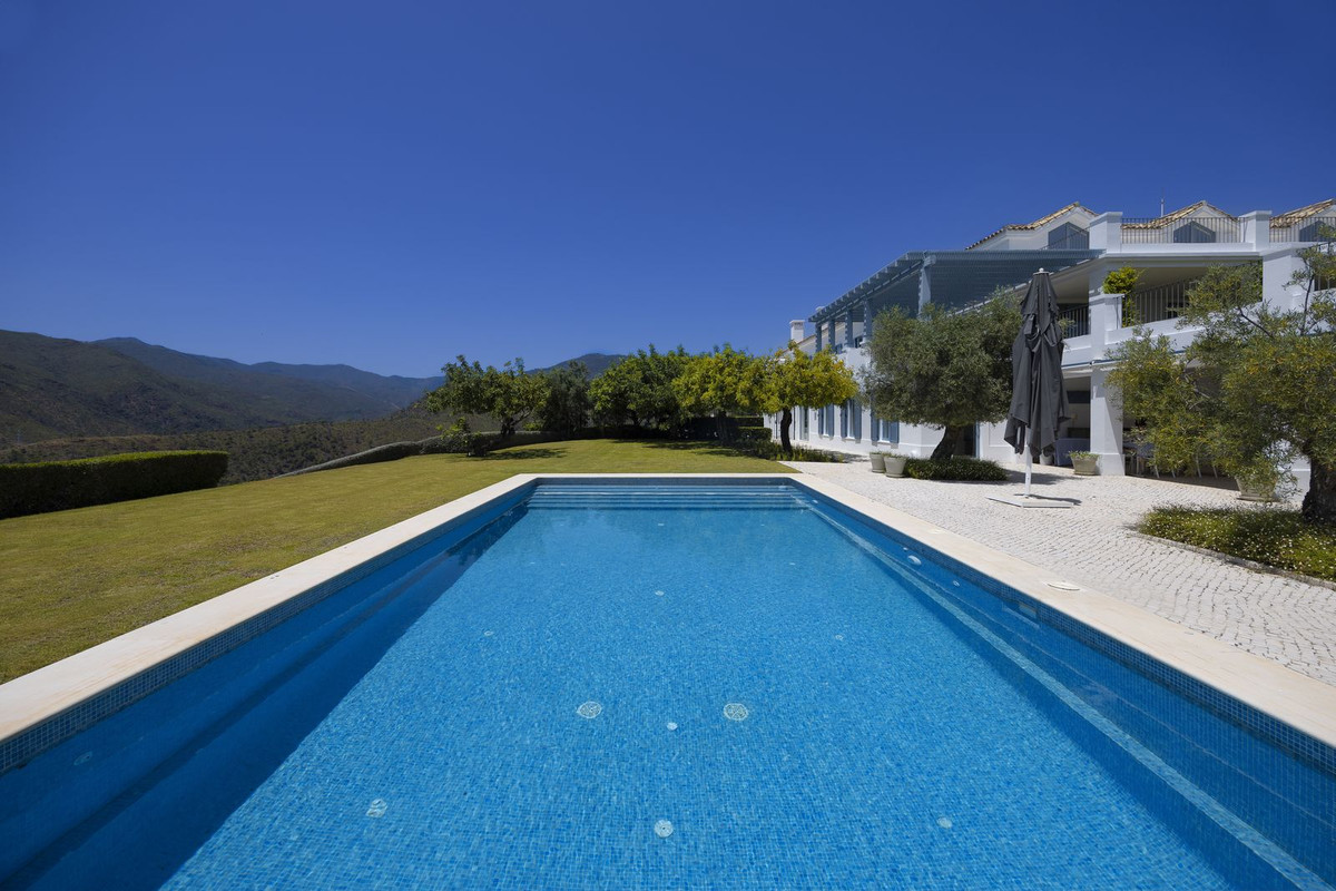 Detached Villa te koop in Benahavís | 4 slaapkamers H5070361