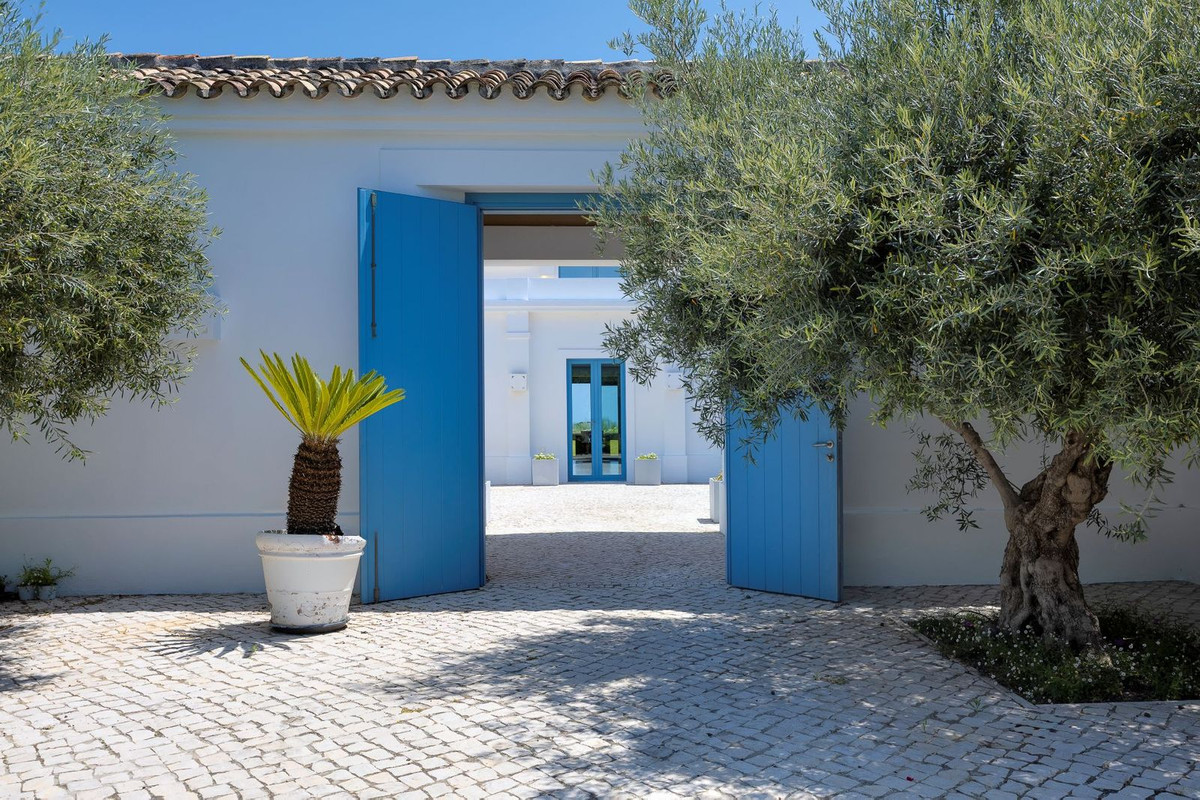 Detached Villa te koop in Benahavís | 4 slaapkamers H5070361