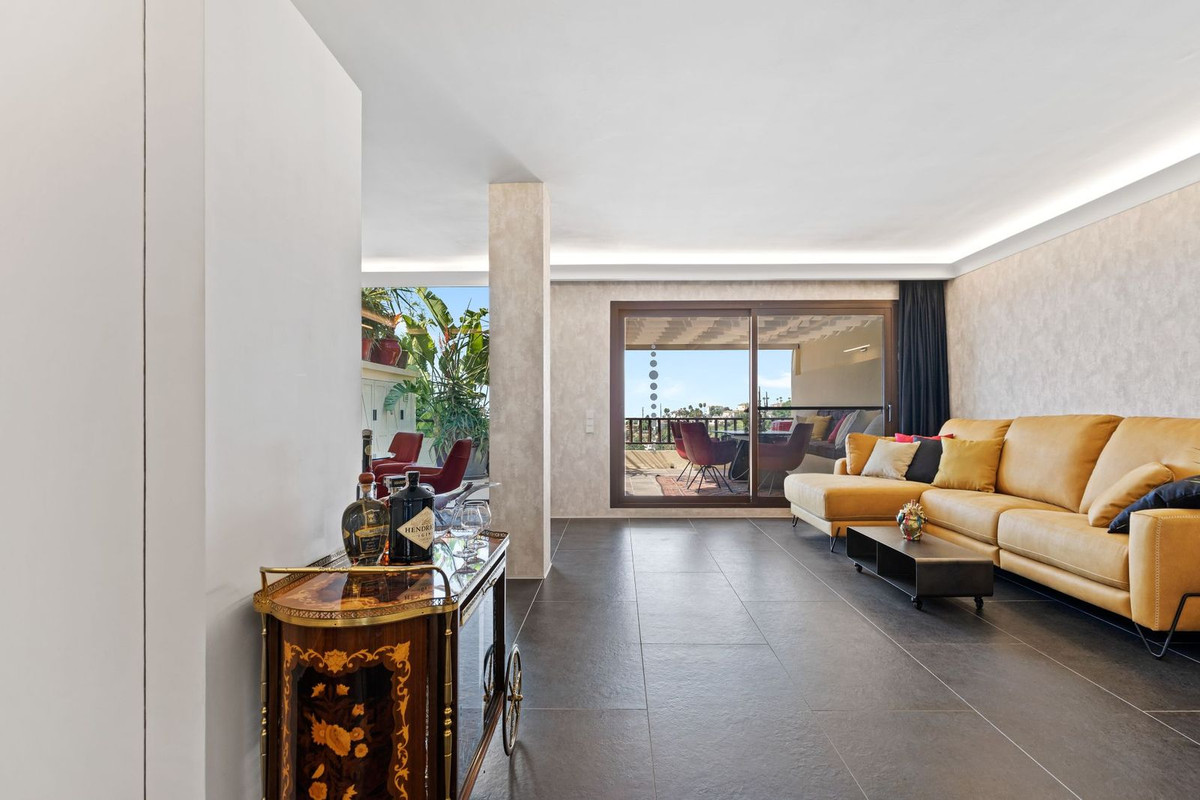 Penthouse for sale in Benahavís | 1 bedrooms H5127253