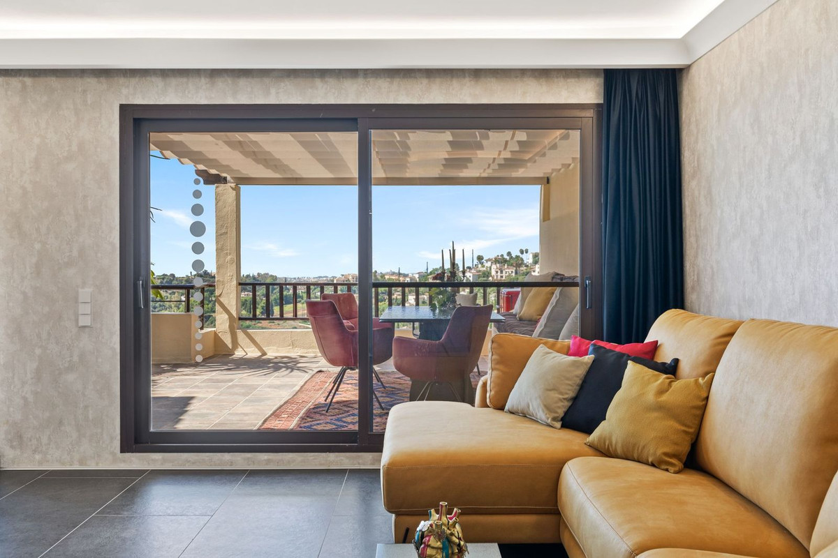 Penthouse for sale in Benahavís | 1 bedrooms H5127253