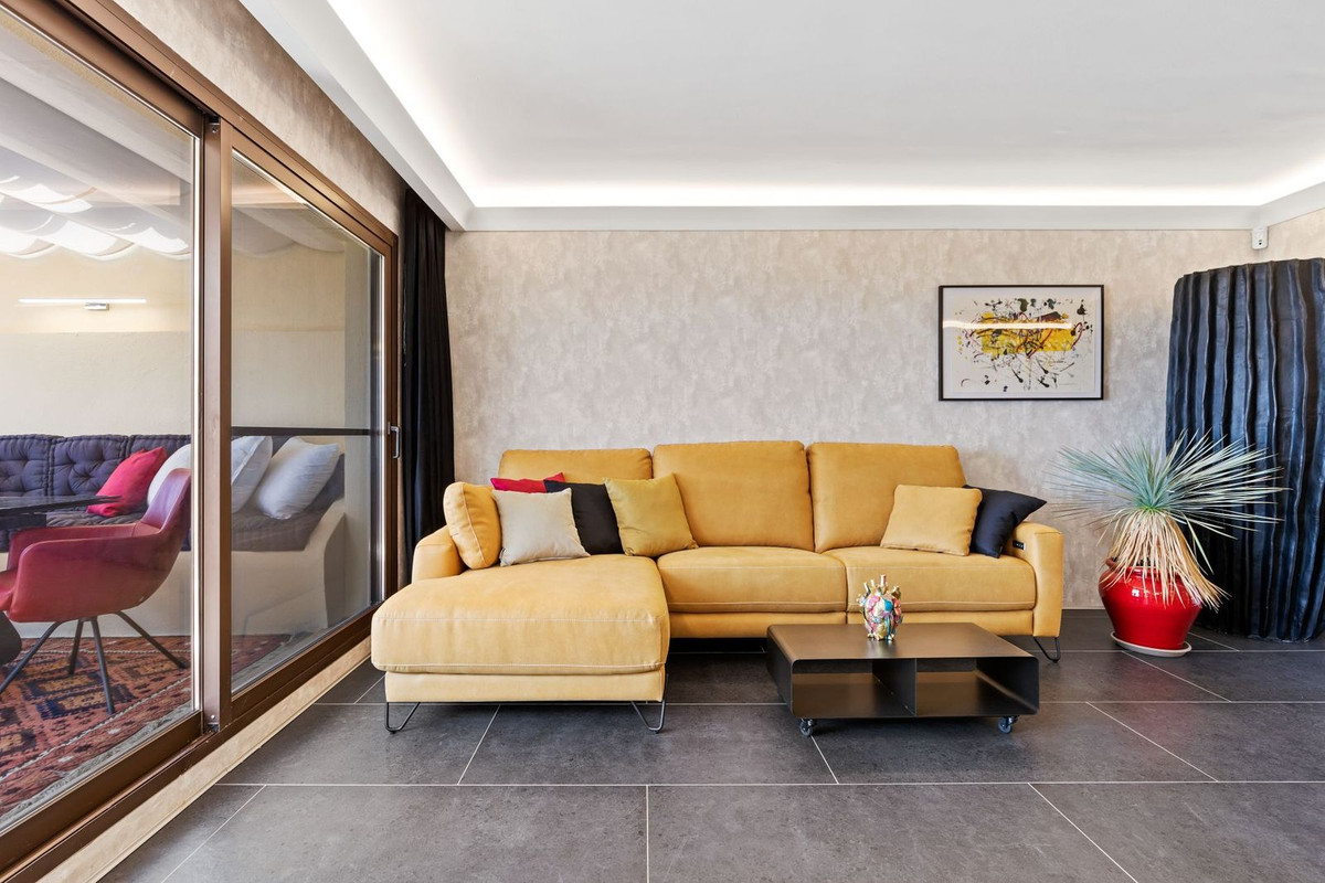 Penthouse for sale in Benahavís | 1 bedrooms H5127253