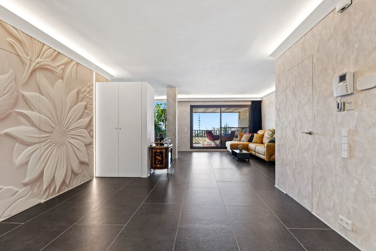 Penthouse for sale in Benahavís | 1 bedrooms H5127253