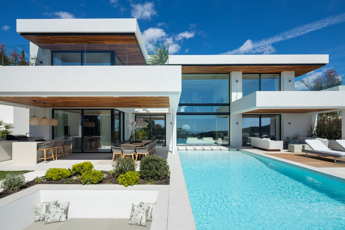 Detached Villa for sale in Benahavís | 6 bedrooms H5130058