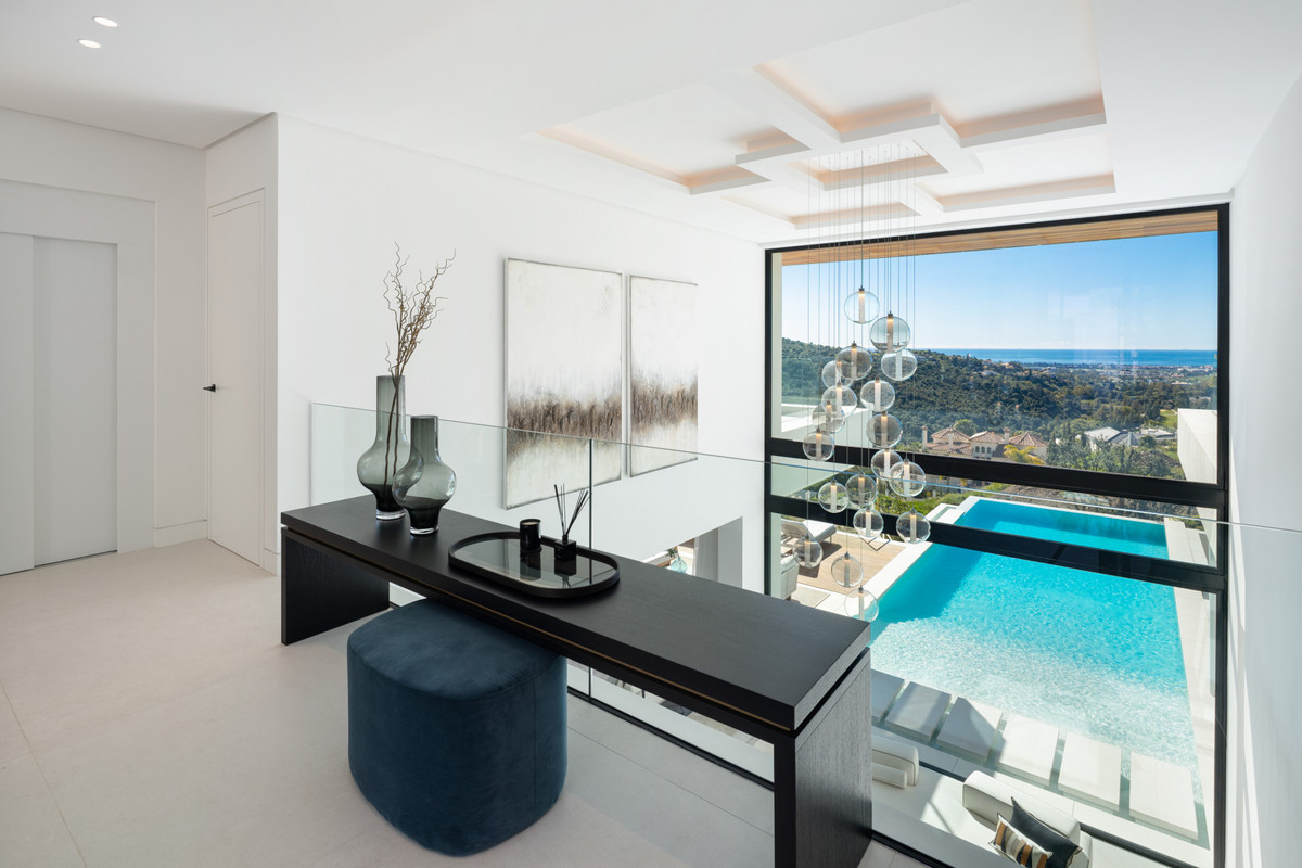 Detached Villa for sale in Benahavís | 6 bedrooms H5130058