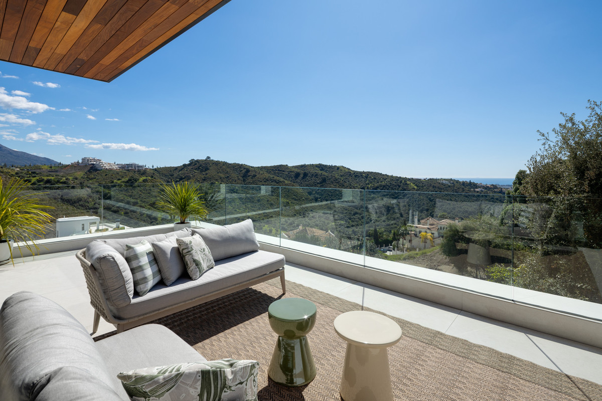 Detached Villa for sale in Benahavís | 6 bedrooms H5130058