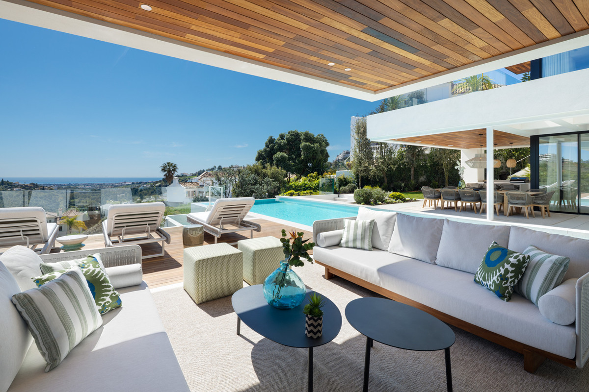 Detached Villa for sale in Benahavís | 6 bedrooms H5130058