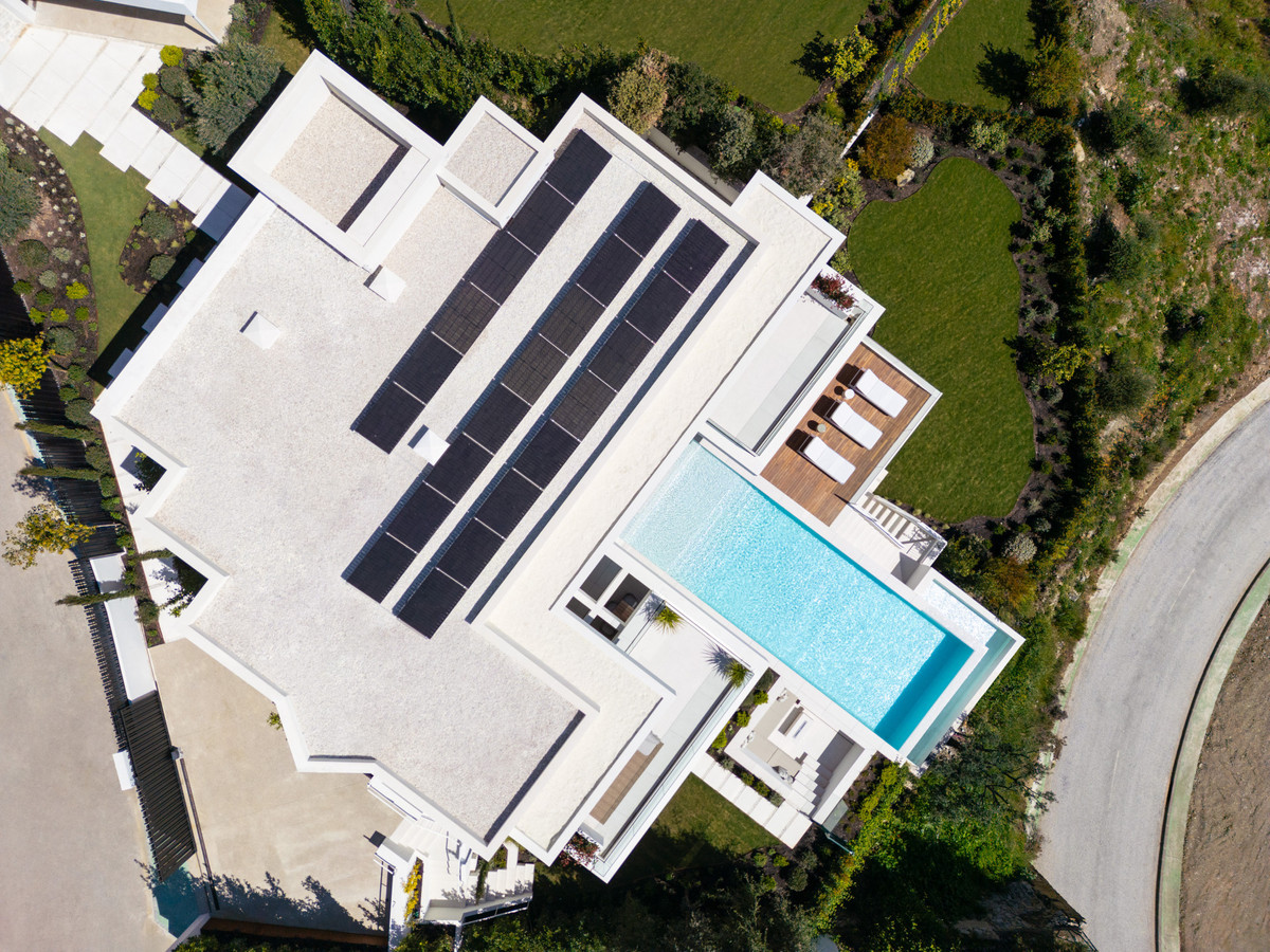 Detached Villa for sale in Benahavís | 6 bedrooms H5130058