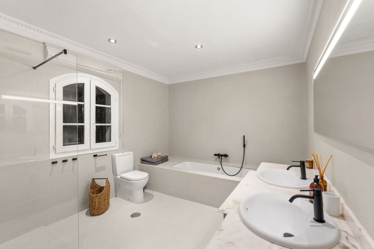 Huis te koop in Benahavís | 4 slaapkamers H5286106