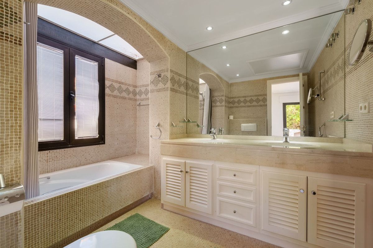 Huis te koop in Benahavís | 9 slaapkamers H5324272