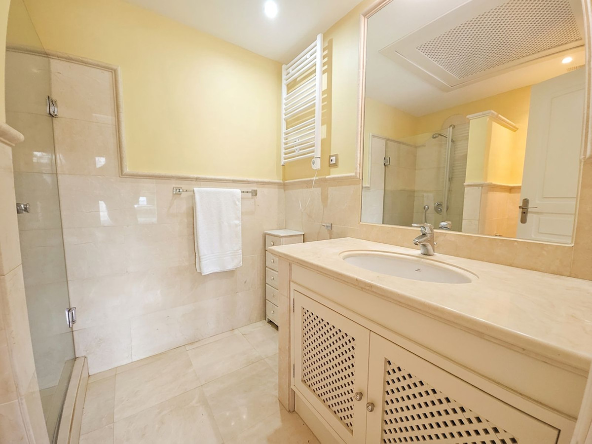 Huis te koop in Benahavís | 2 slaapkamers H5380036