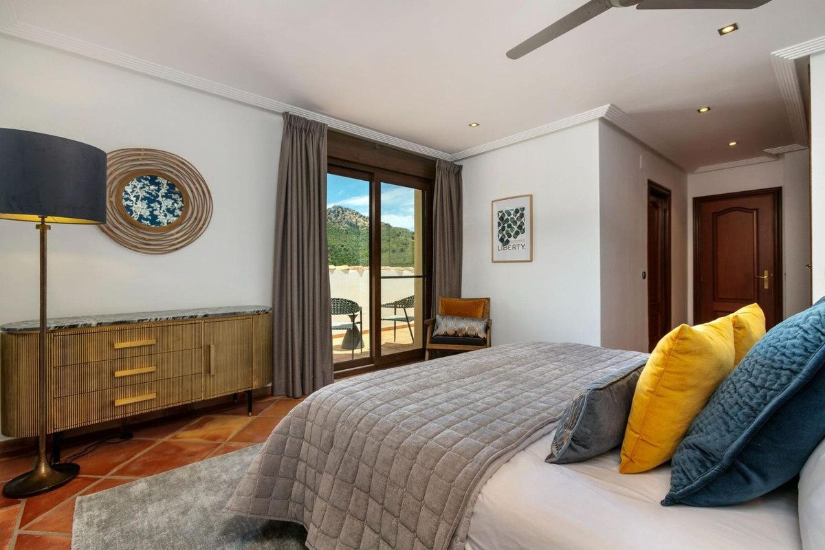Penthouse te koop in Benahavís | 4 slaapkamers H5454799