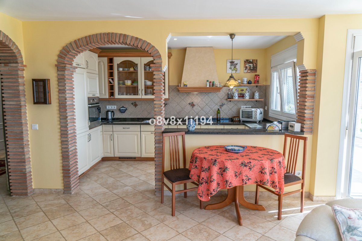 Vrijstaande Villa in Benajarafe-23
