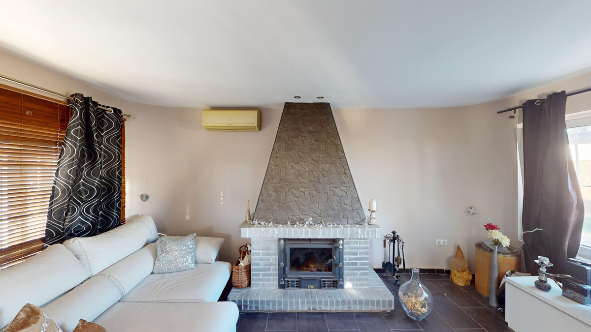 Huis te koop in Benajarafe | 4 slaapkamers H5123272