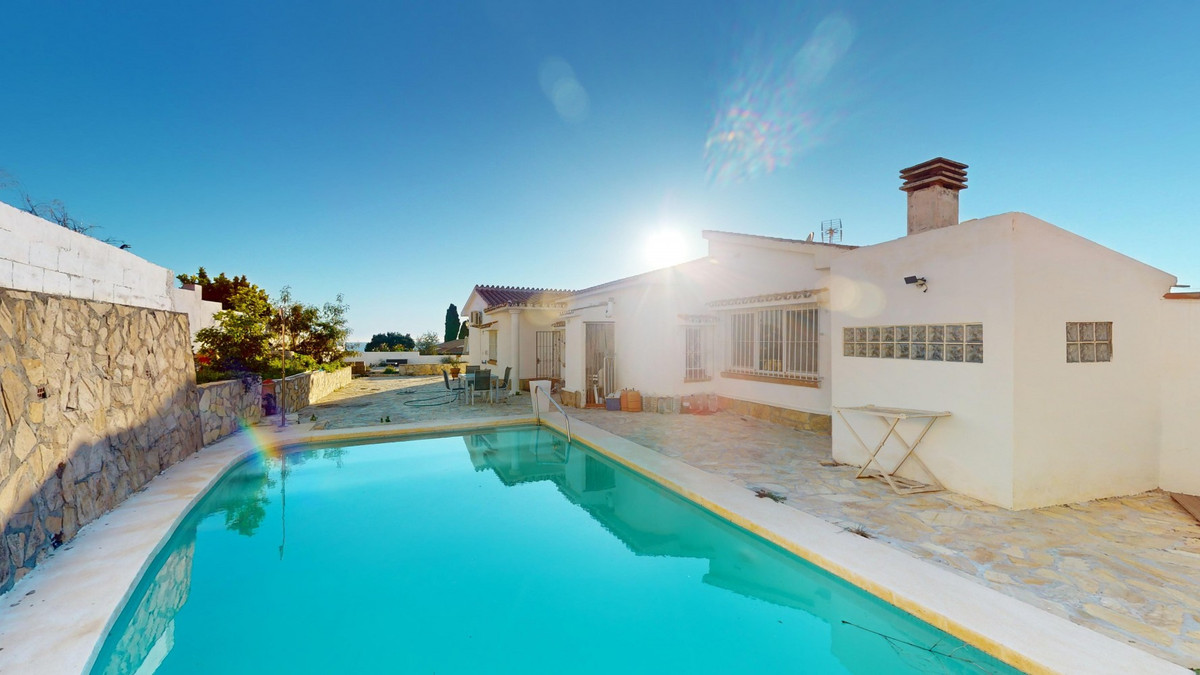 Huis te koop in Benajarafe | 4 slaapkamers H5123272