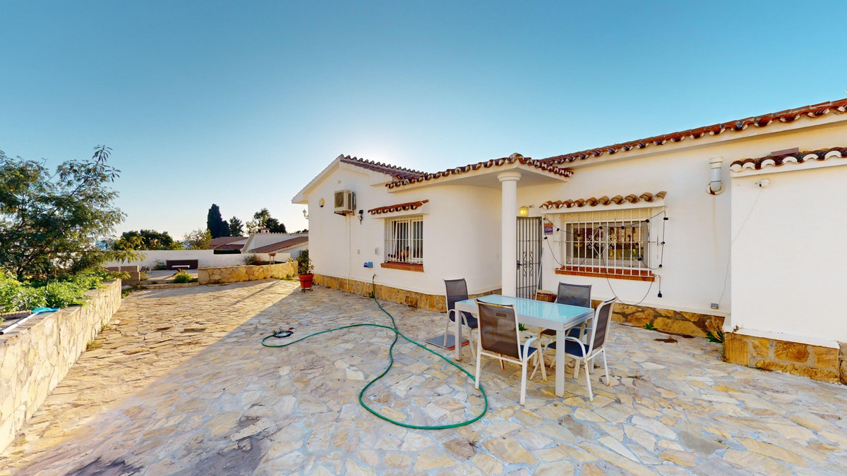 Huis te koop in Benajarafe | 4 slaapkamers H5123272