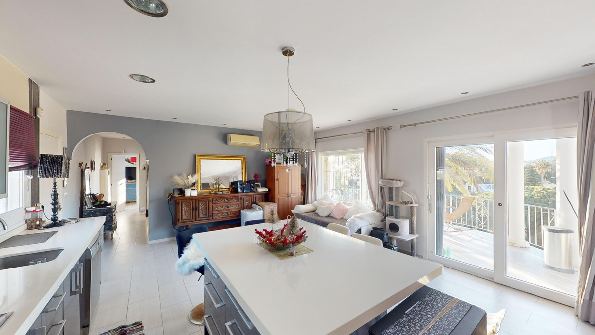 Huis te koop in Benajarafe | 4 slaapkamers H5123272