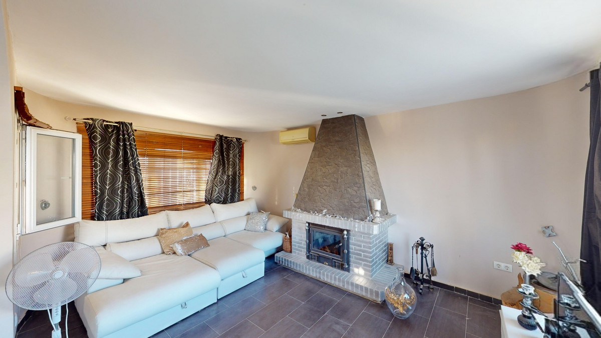 Huis te koop in Benajarafe | 4 slaapkamers H5123272