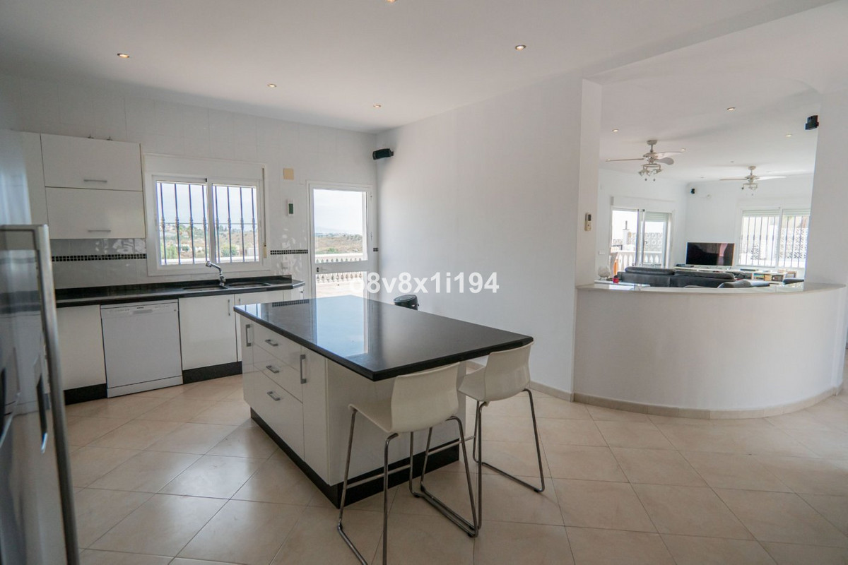 Huis te koop in Benajarafe | 5 slaapkamers H5243974