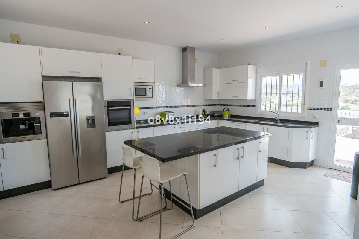 Huis te koop in Benajarafe | 5 slaapkamers H5243974